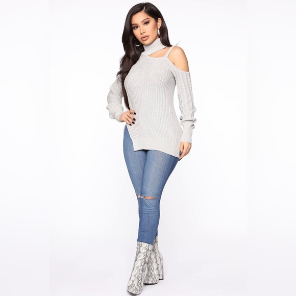 Keeping Me Away From The Cold Sweater - Picture 3 of 6